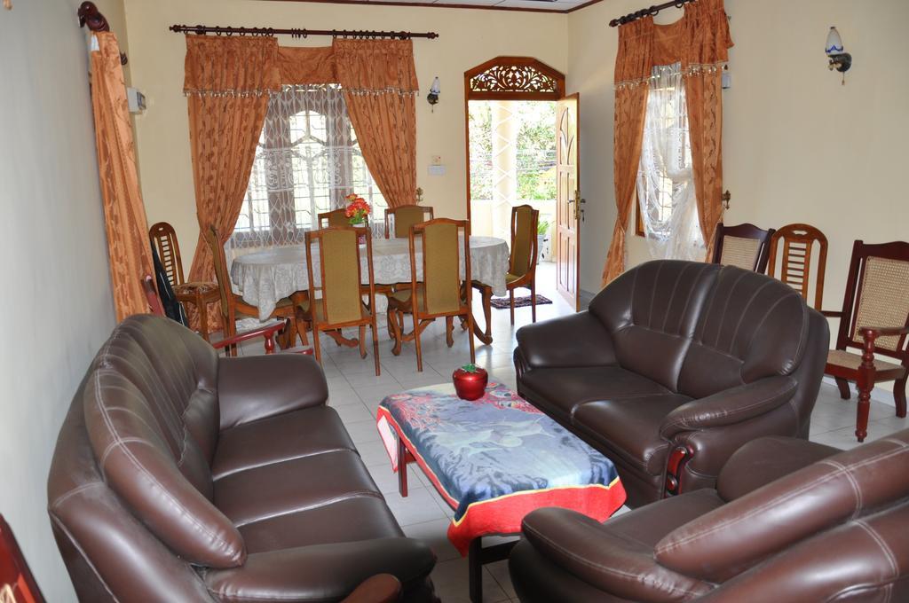 Bentota Home Stay Luaran gambar